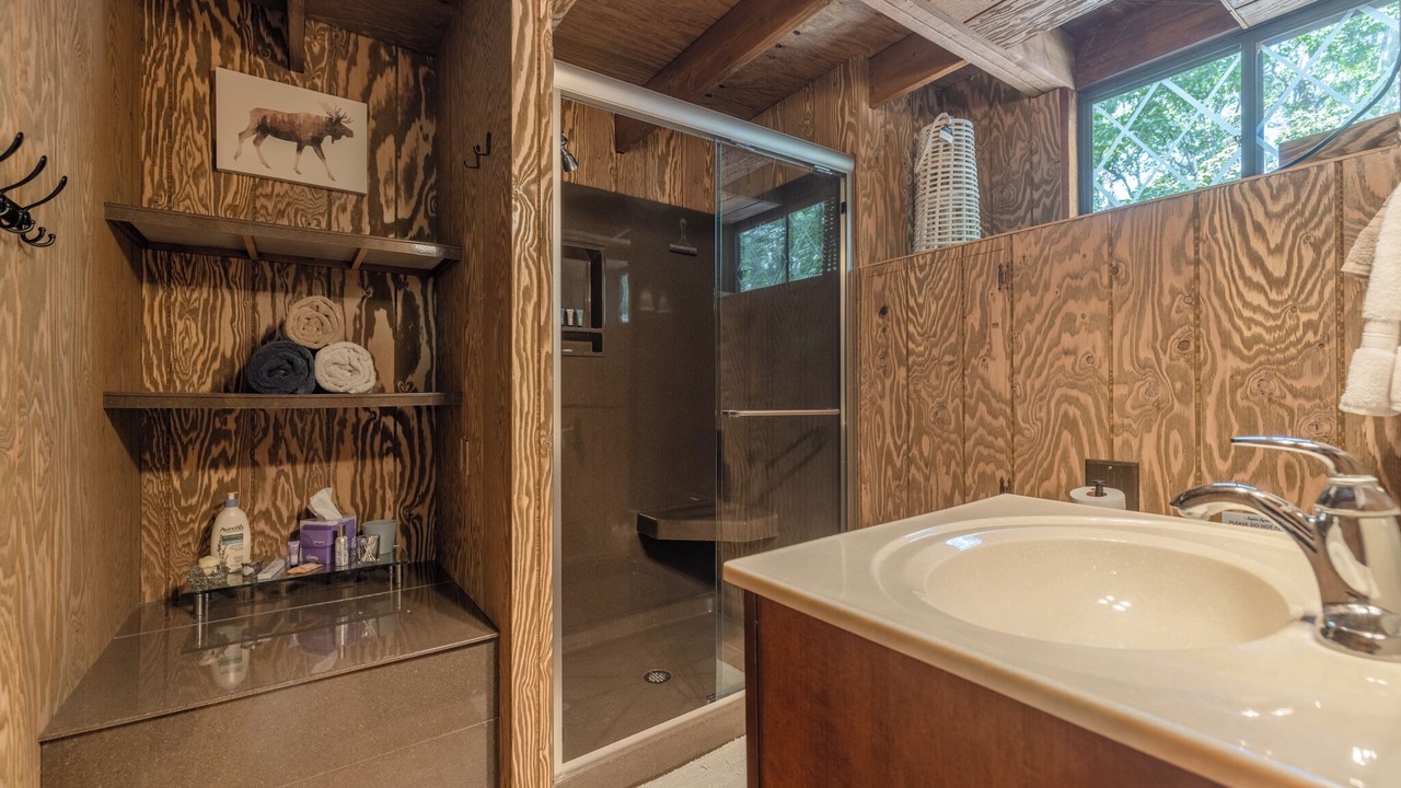 Photo of Bathroom in Innsbrook