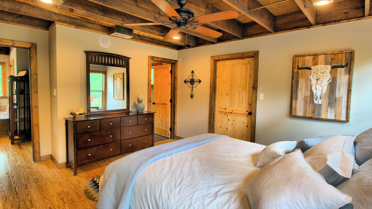 Photo of Bedroom in Wills Point