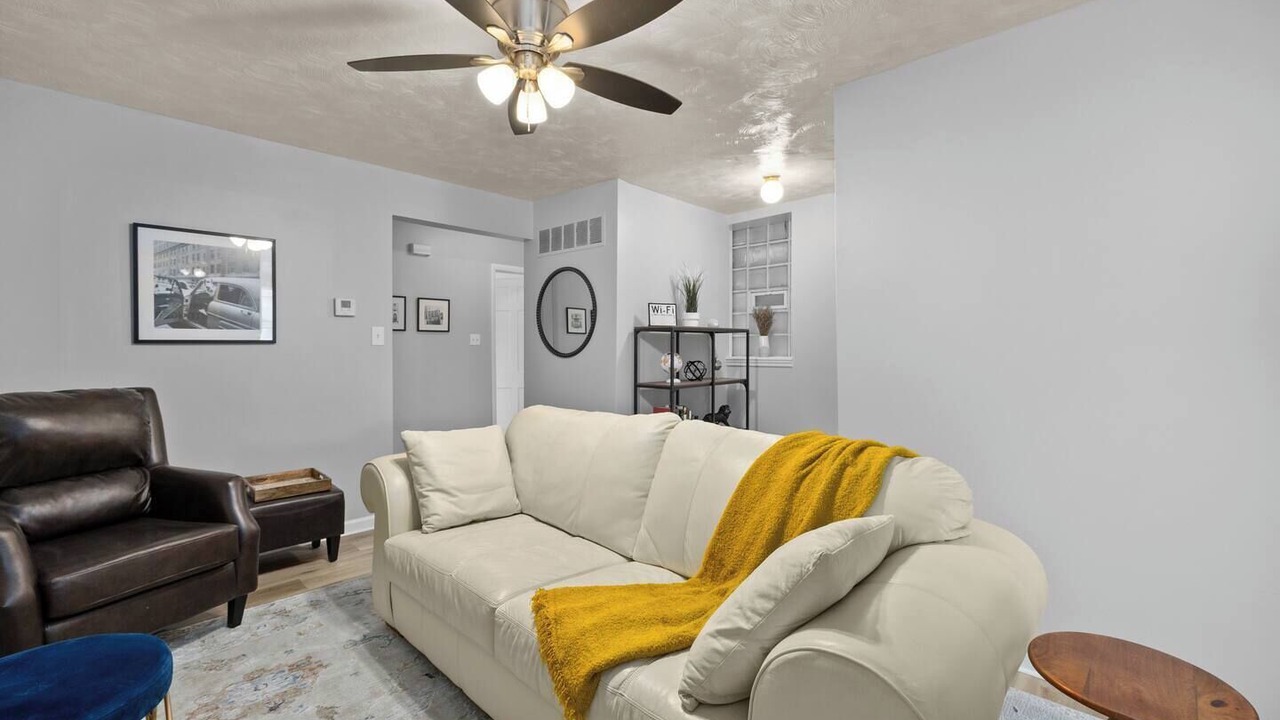 Photo of Livingroom in St. Louis