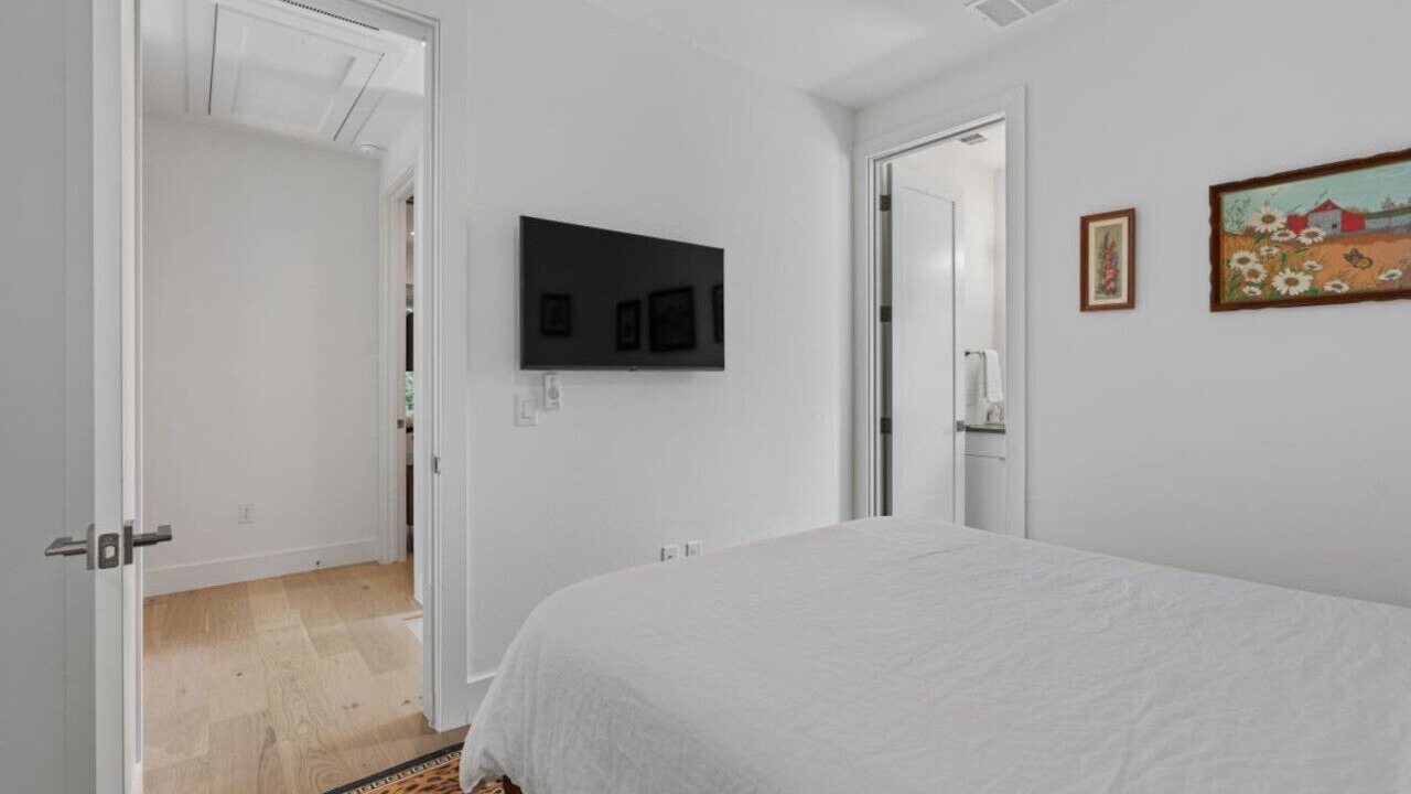 Photo of Bedroom in MLK