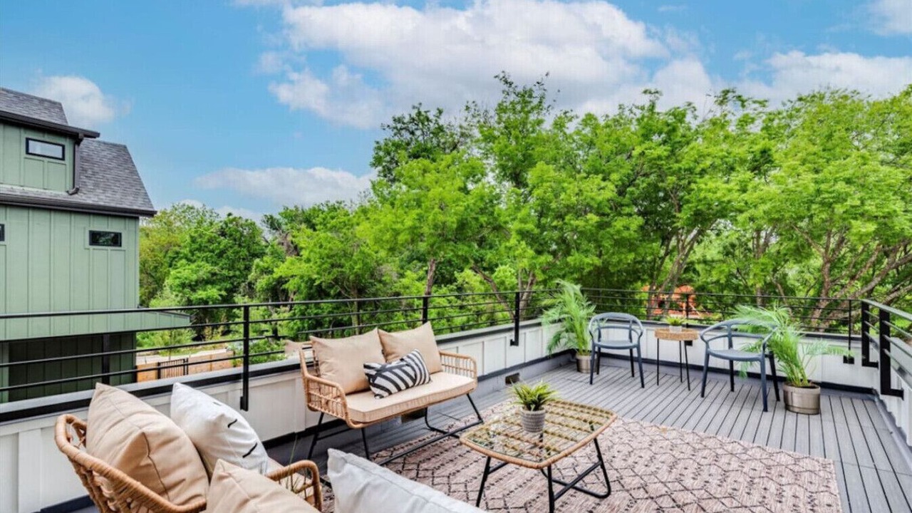 Photo of Patio Balcony in MLK