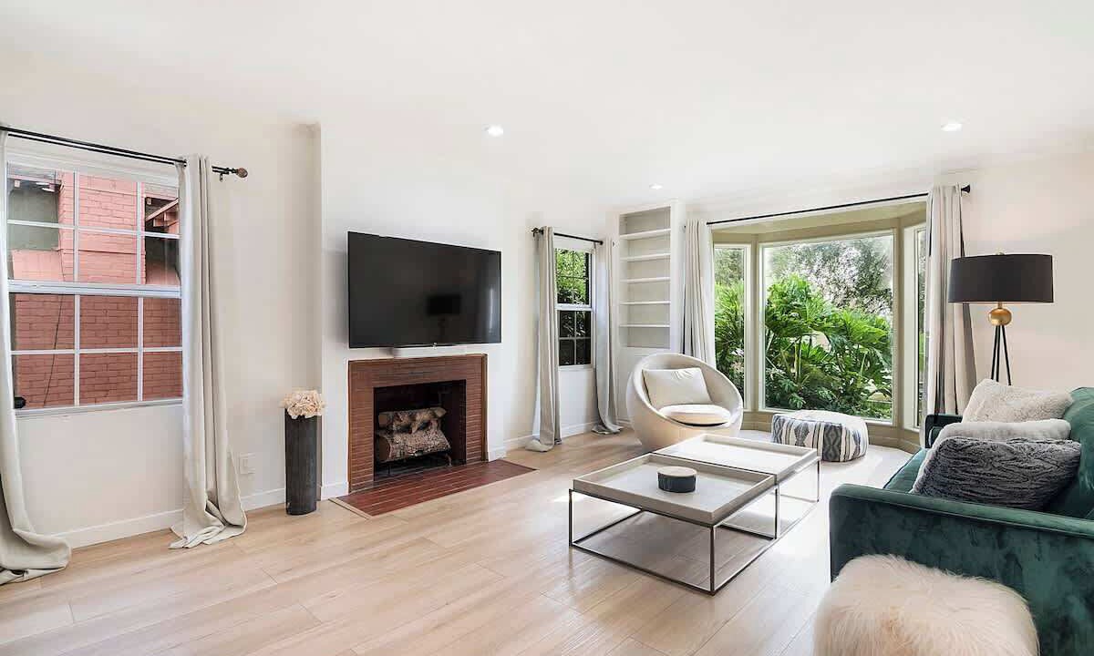 Photo of Livingroom in Faircrest Heights