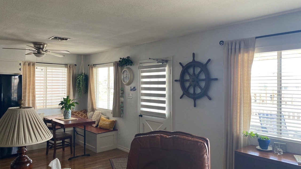 Photo of Livingroom in Rockport