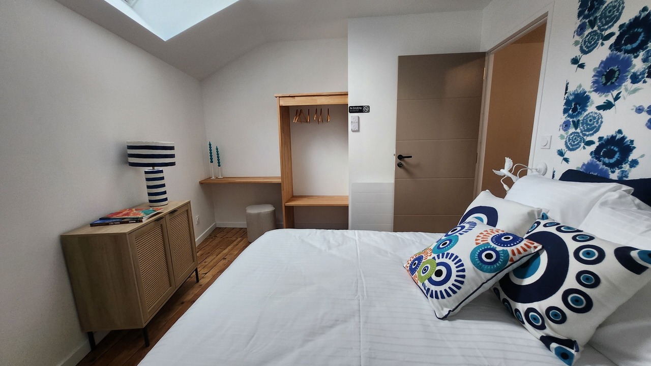 Photo of Bedroom in Centre-ville rive gauche