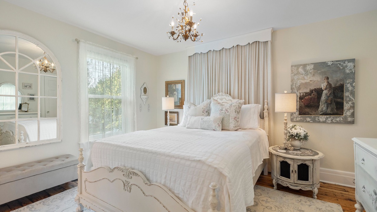Photo of Bedroom in Old Town Historic District