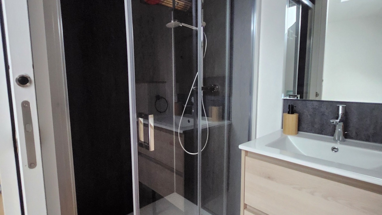 Photo of Bathroom in Centre-ville rive gauche