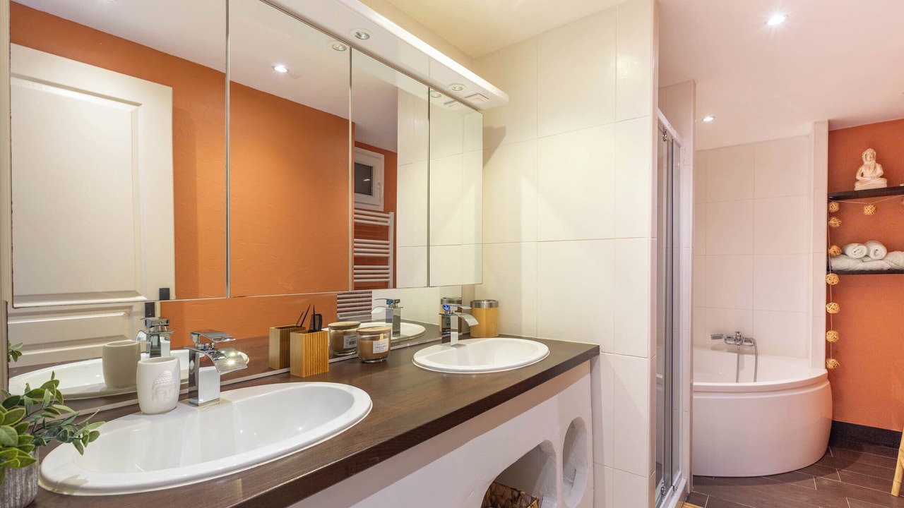 Photo of Bathroom in Saint-Jean-de-Touslas