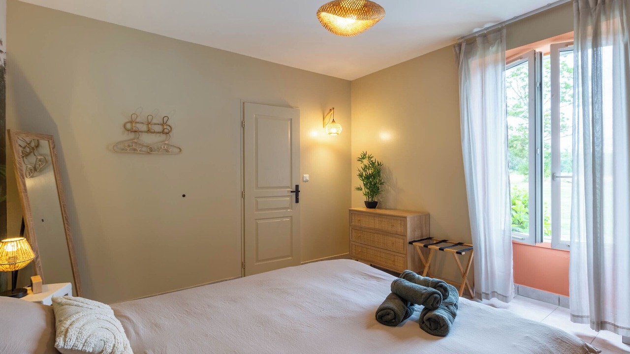 Photo of Bedroom in Saint-Jean-de-Touslas