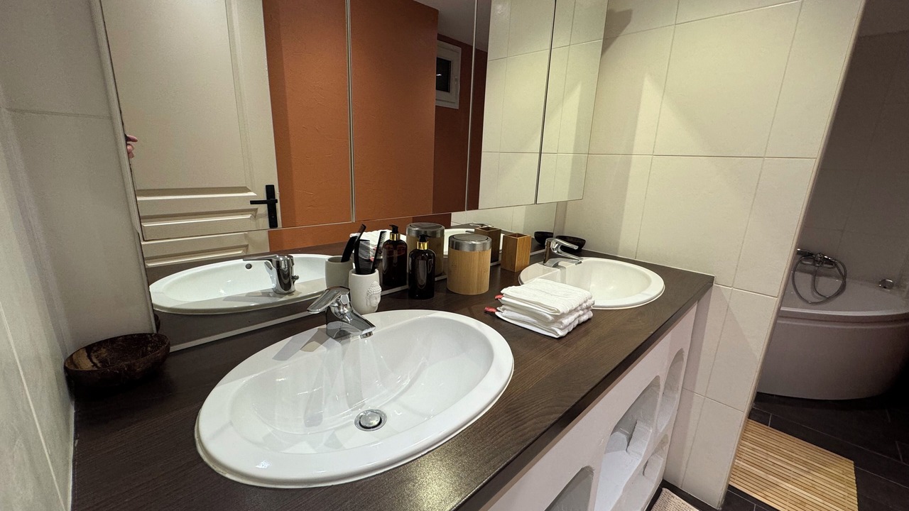 Photo of Bathroom in Saint-Jean-de-Touslas