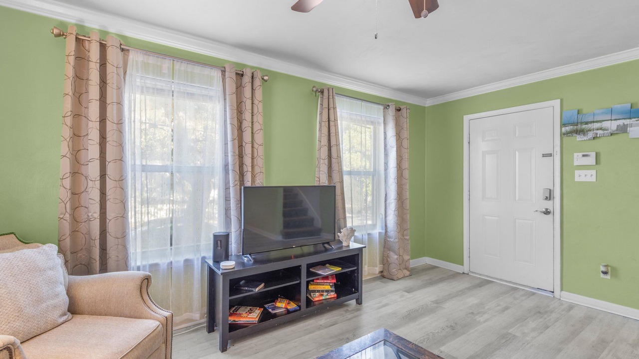 Photo of Livingroom in East Ocean View