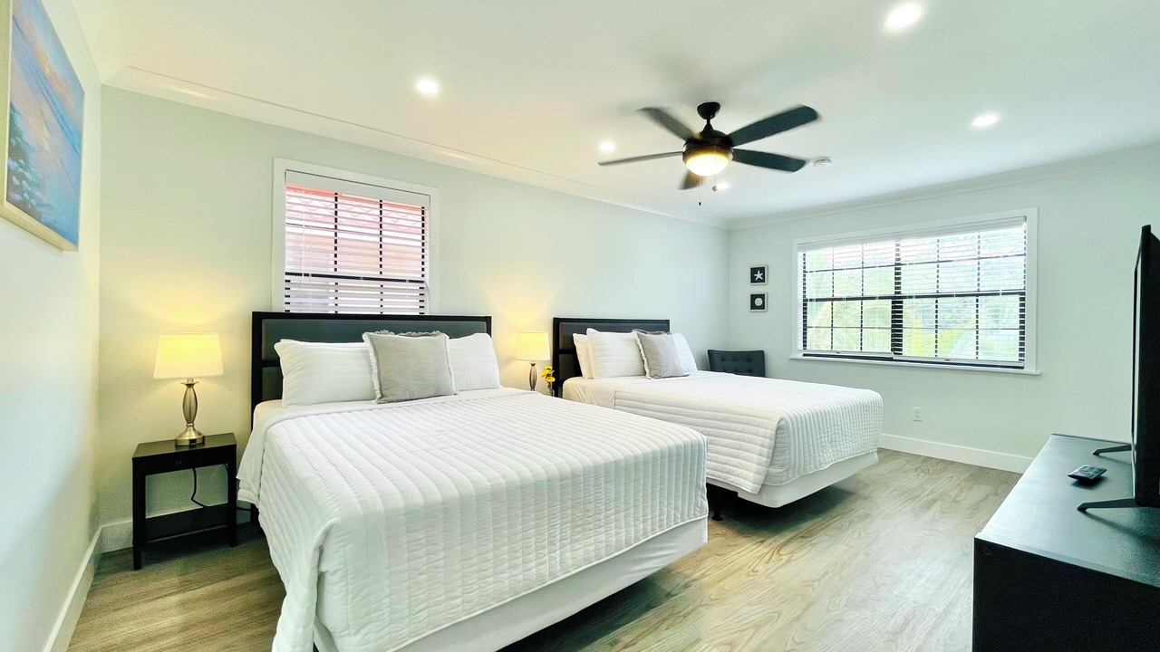 Photo of Bedroom in Oakland Park