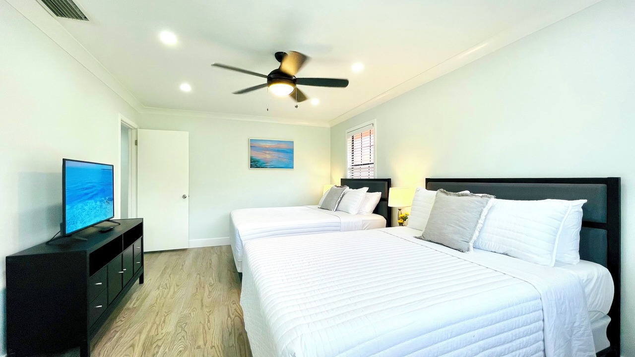 Photo of Bedroom in Oakland Park