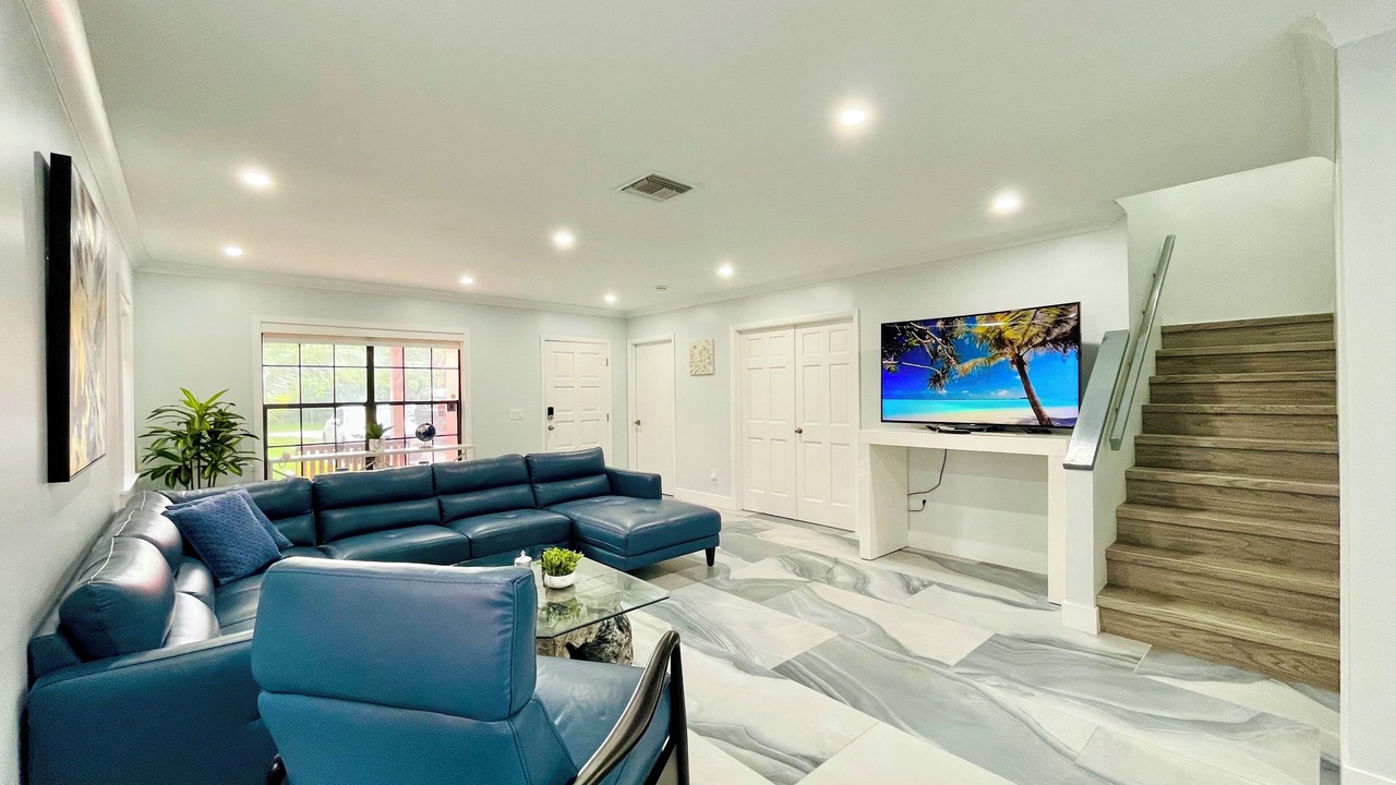 Photo of Livingroom in Oakland Park