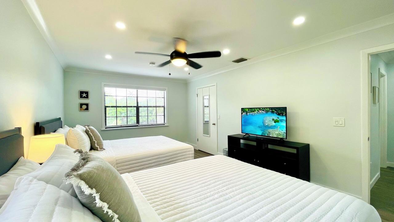 Photo of Bedroom in Oakland Park