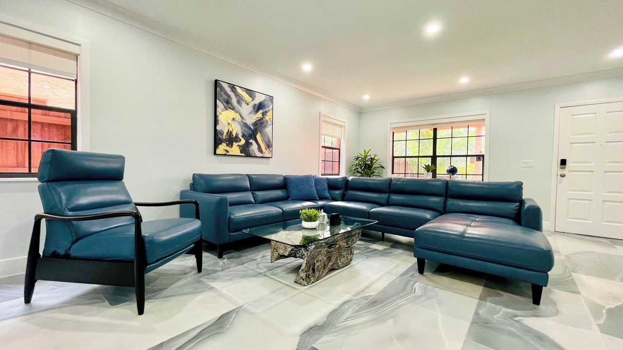Photo of Livingroom in Oakland Park
