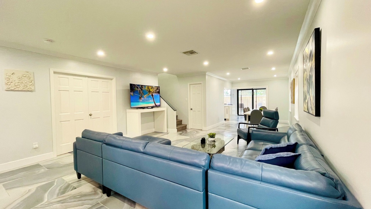 Photo of Livingroom in Oakland Park