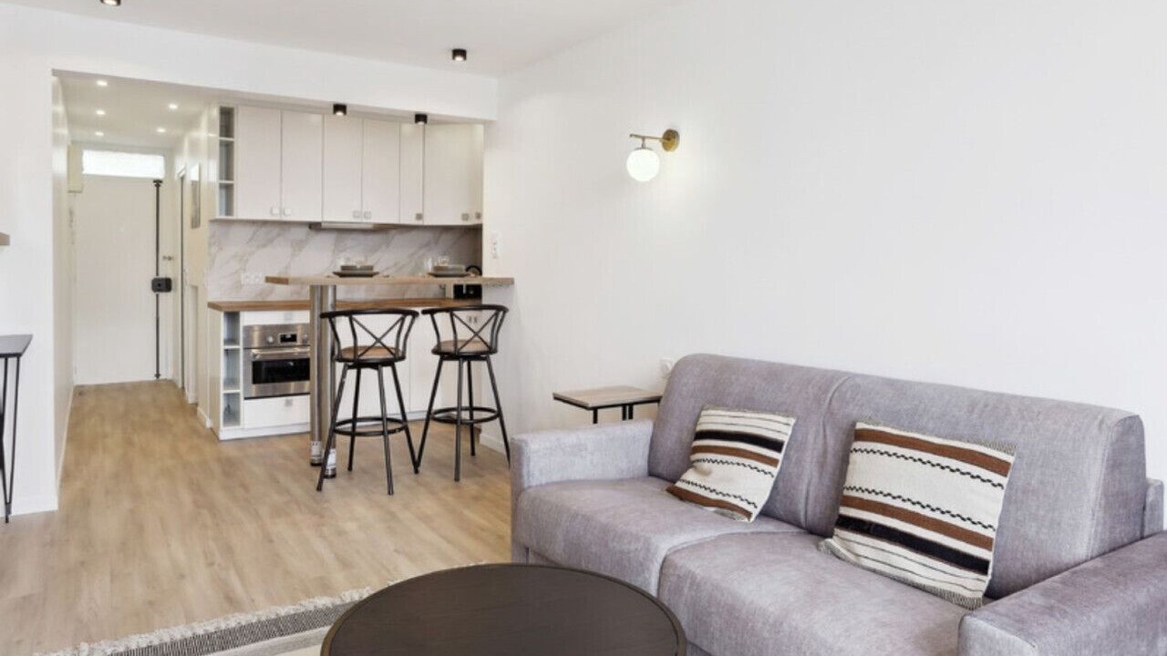 Photo of Livingroom in Republique–Point-du-Jour