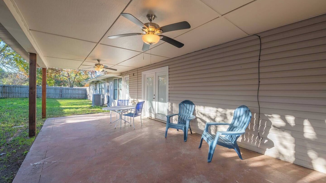 Photo of Patio Balcony in Temple