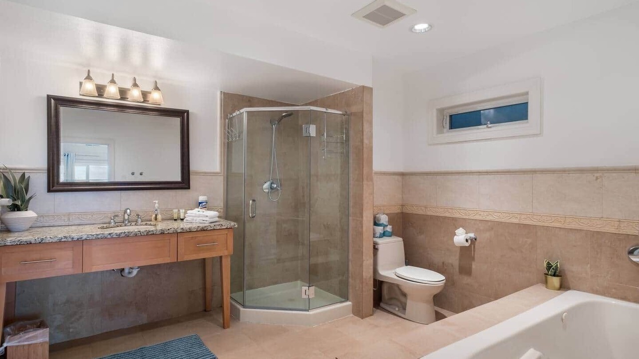 Photo of Bathroom in East Lake Hills