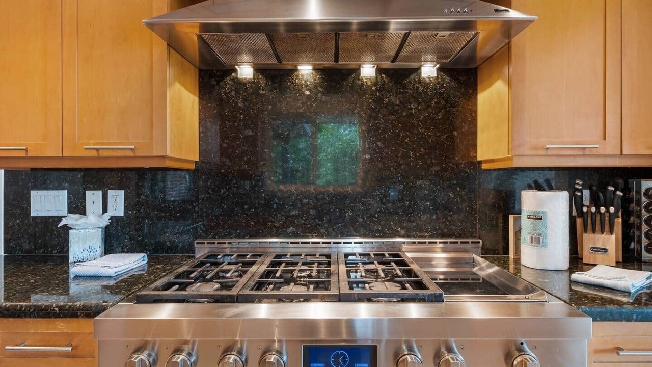 Photo of Kitchen in East Lake Hills