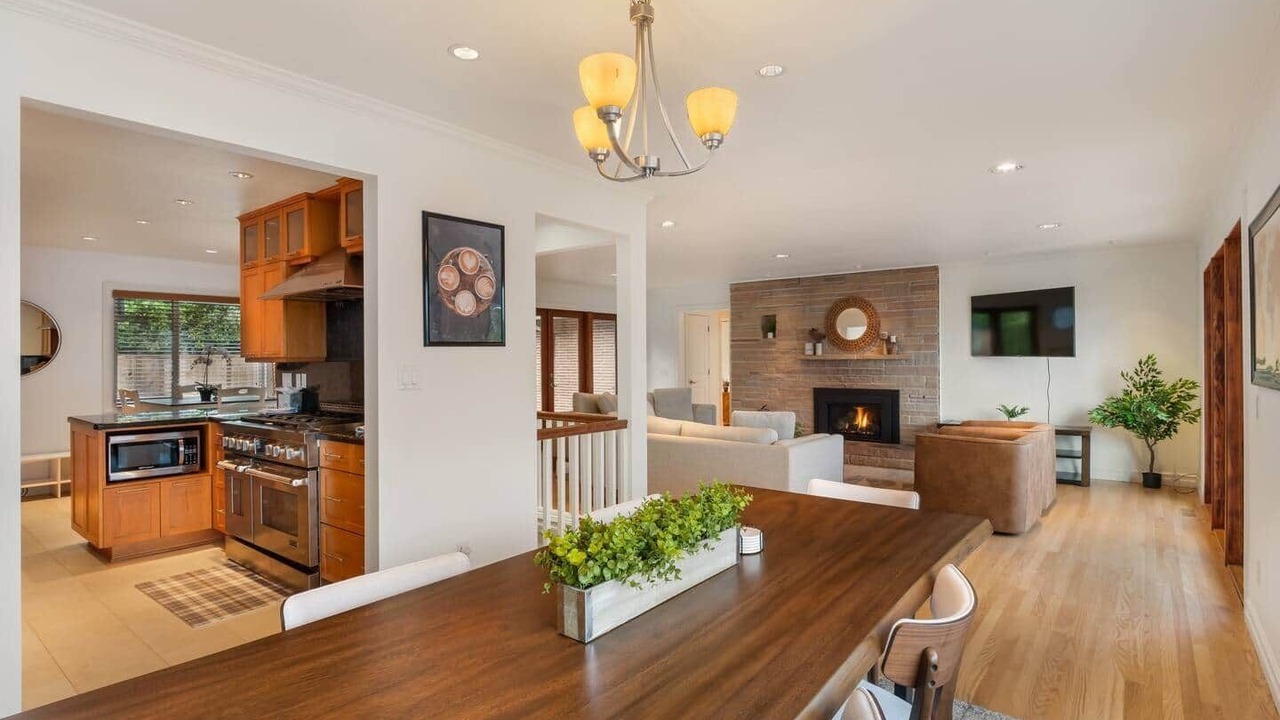 Photo of Others in East Lake Hills