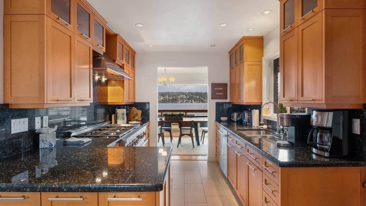 Photo of Kitchen in East Lake Hills