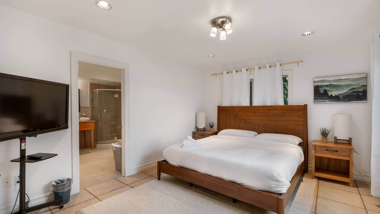 Photo of Bedroom in East Lake Hills