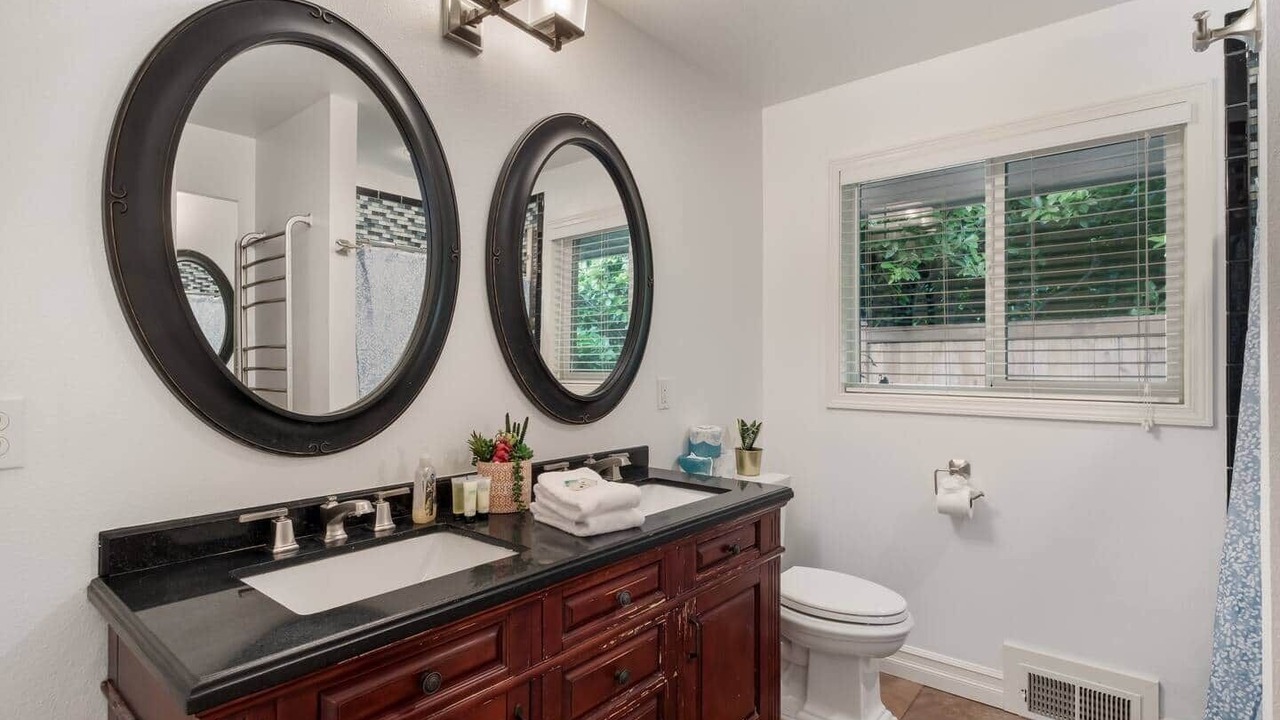 Photo of Bathroom in East Lake Hills
