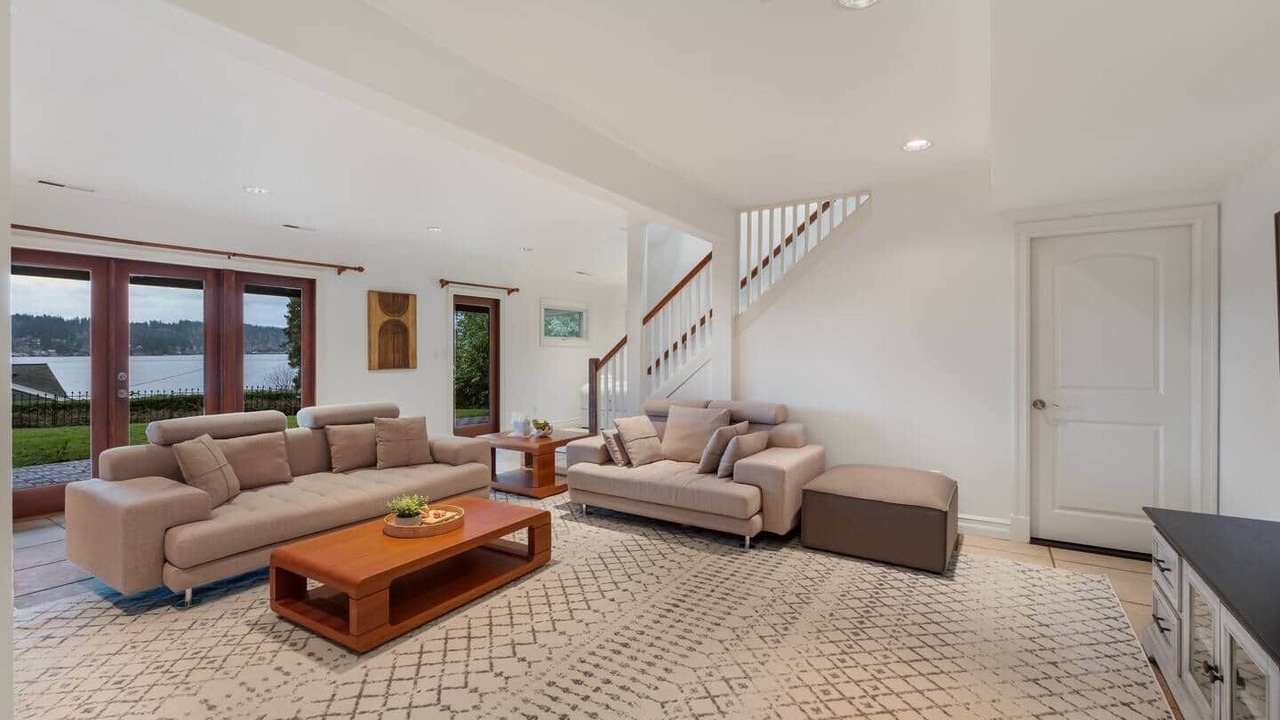 Photo of Livingroom in East Lake Hills