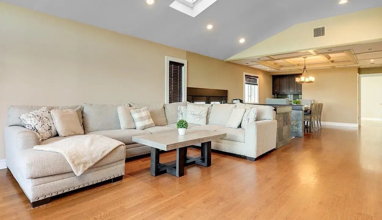 Photo of Livingroom in Massapequa