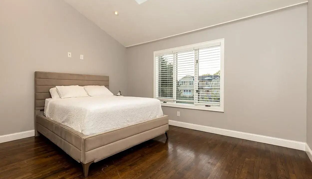 Photo of Bedroom in Massapequa