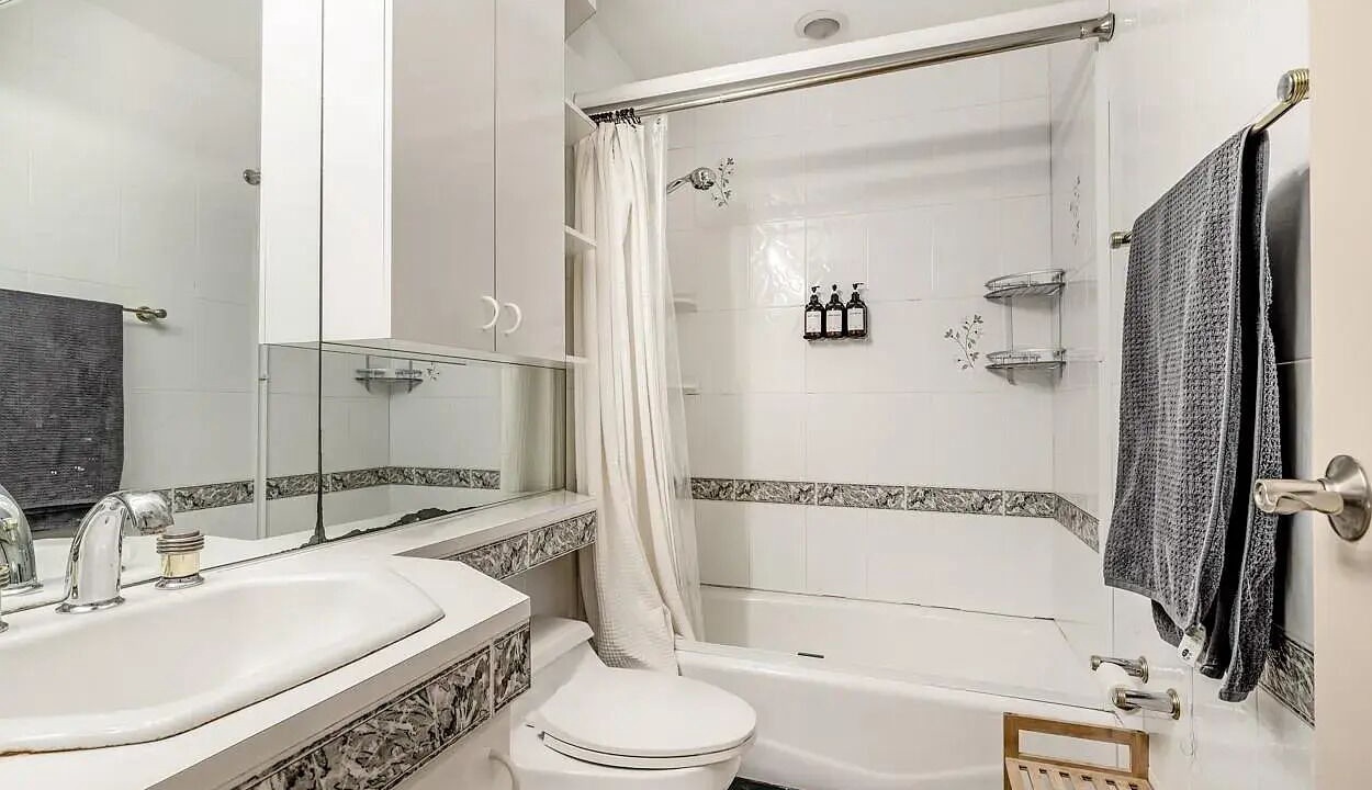 Photo of Bathroom in Massapequa