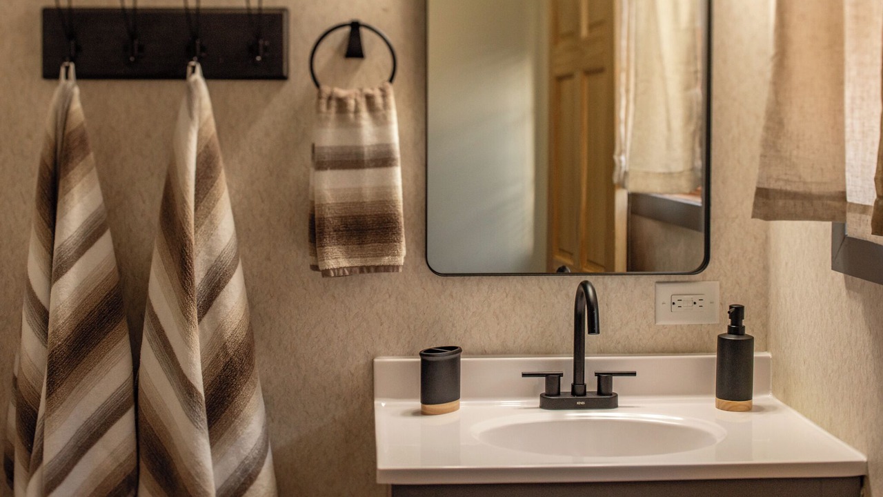 Photo of Bathroom in Butternut