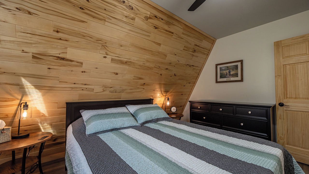 Photo of Bedroom in Butternut