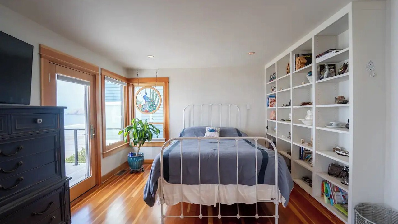 Photo of Bedroom in Oceanside