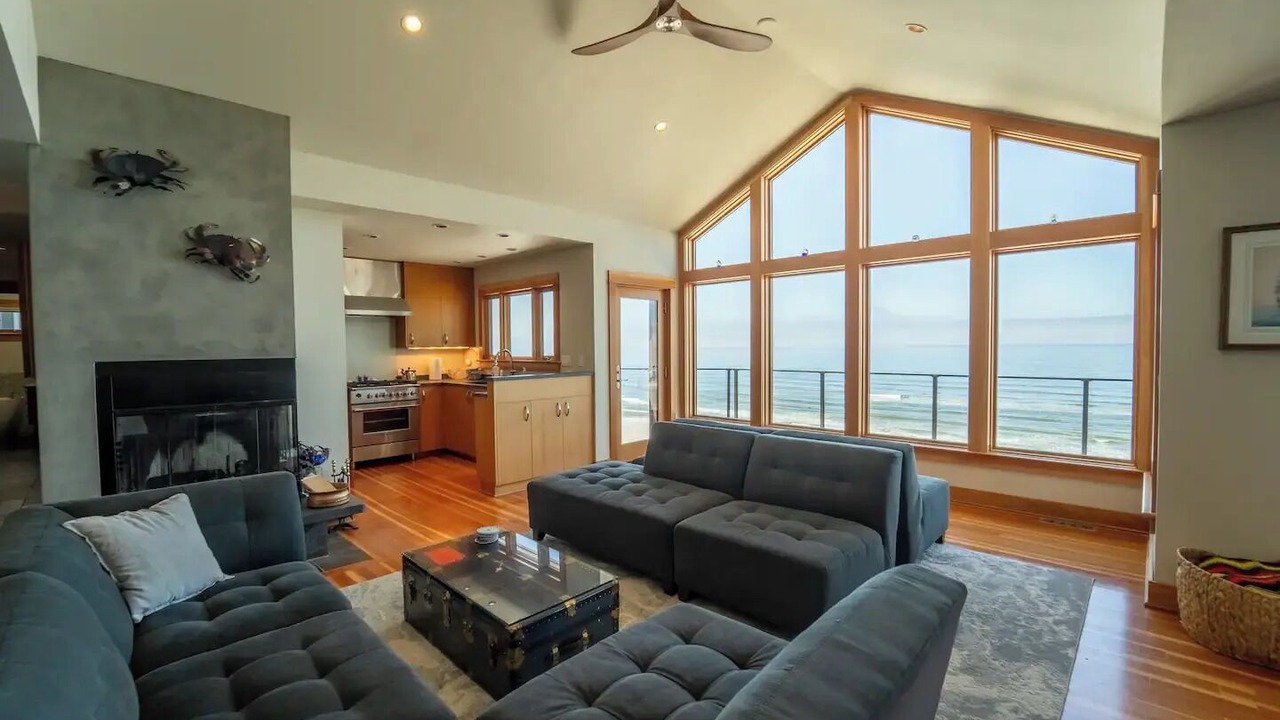 Photo of Livingroom in Oceanside