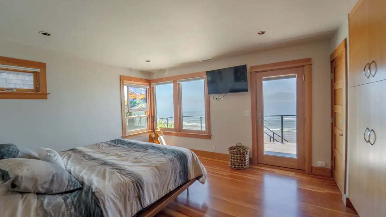 Photo of Bedroom in Oceanside