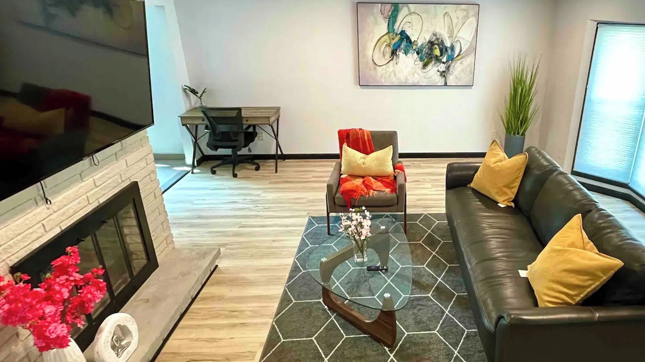Photo of Livingroom in Amherst
