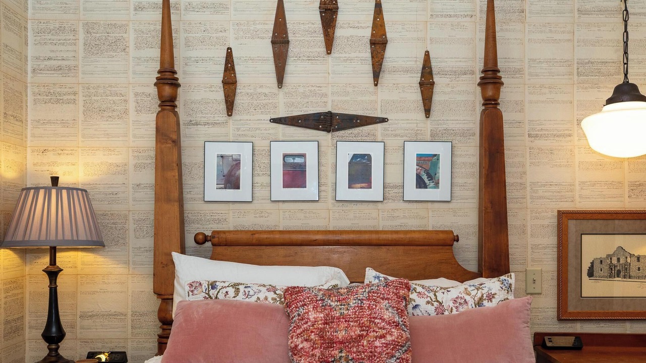 Photo of Bedroom in Sayles Blvd. Area