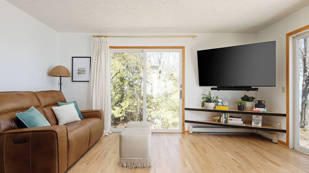 Photo of Livingroom in Suttons Bay