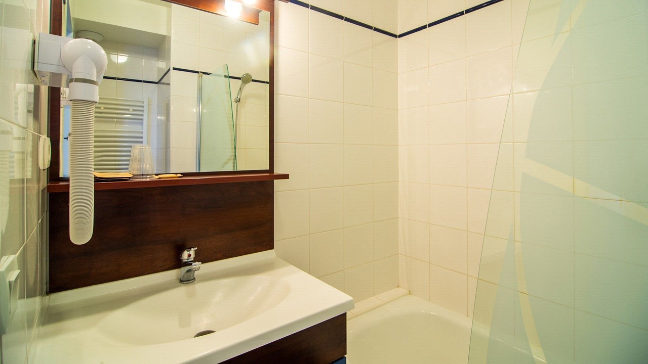 Photo of Bathroom in Pyrenees 2000