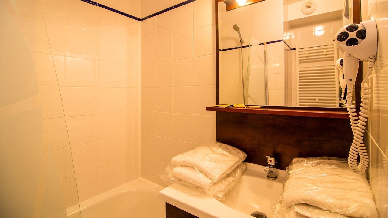 Photo of Bathroom in Pyrenees 2000