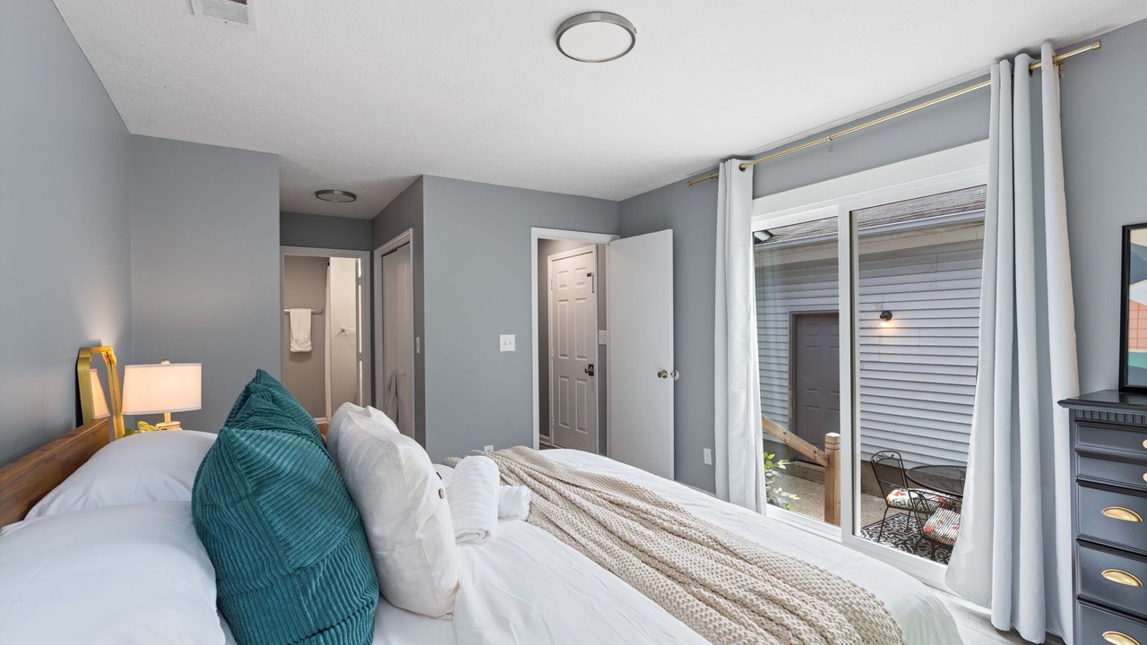 Photo of Bedroom in Murray Hill