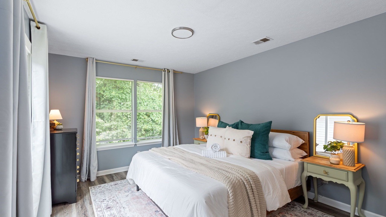 Photo of Bedroom in Murray Hill