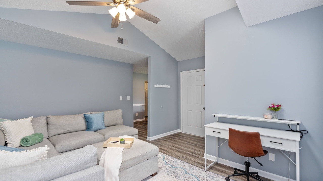 Photo of Livingroom in Murray Hill