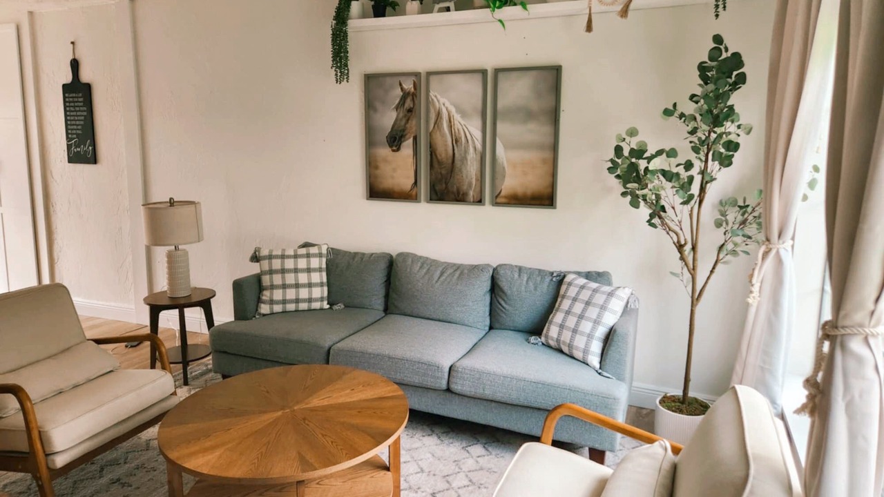 Photo of Livingroom in Historic District