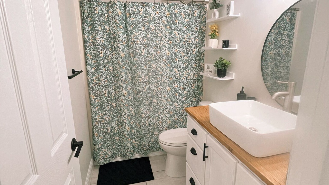 Photo of Bathroom in Historic District