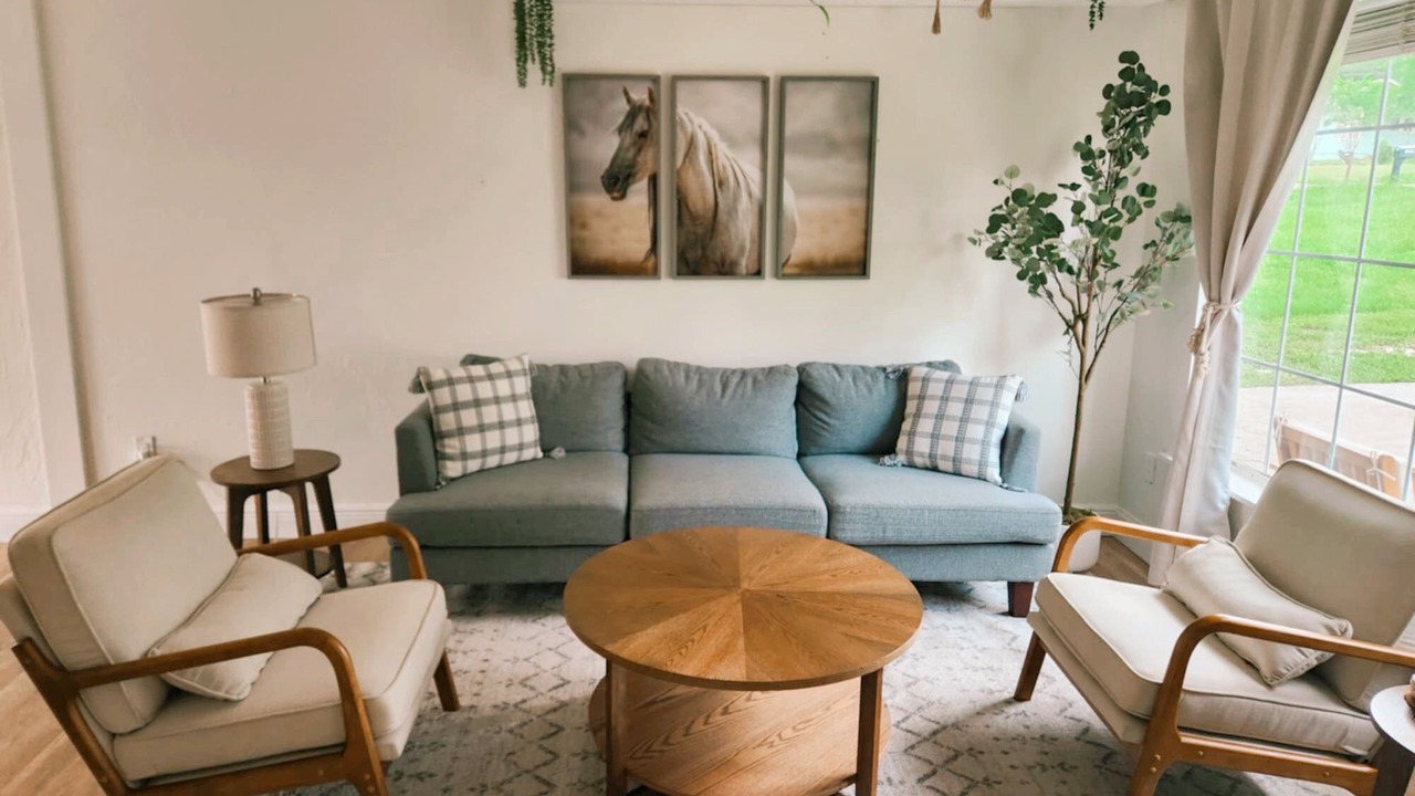 Photo of Livingroom in Historic District