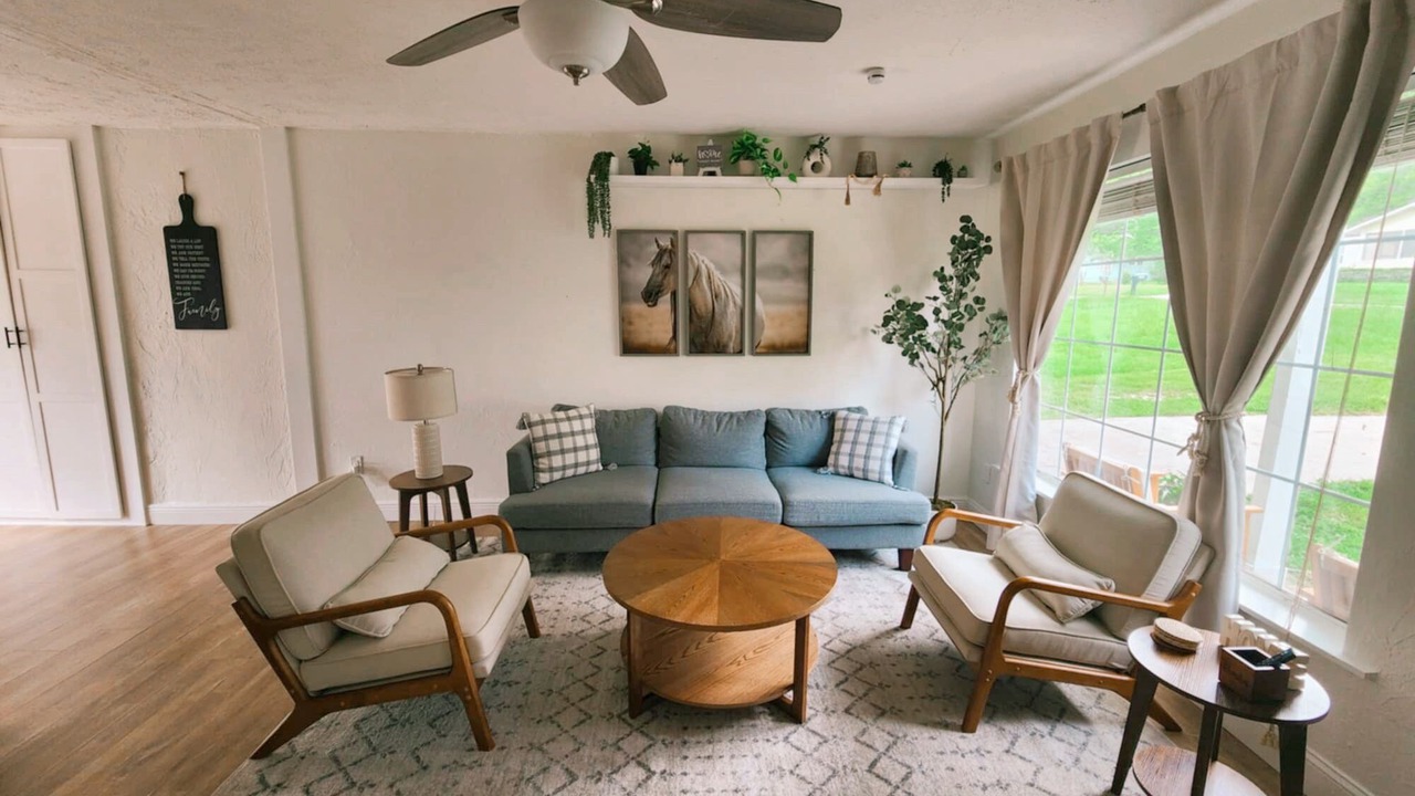 Photo of Livingroom in Historic District