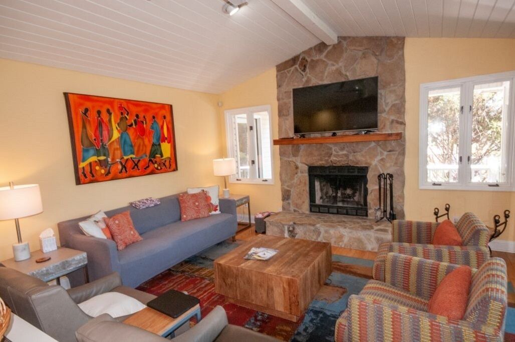 Photo of Livingroom in Young Harris